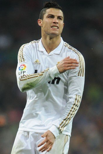 NBA：马刺惨遭连败 文班亚马表现亮眼（NBA：马刺再遭连败，文班亚马高光难救主）