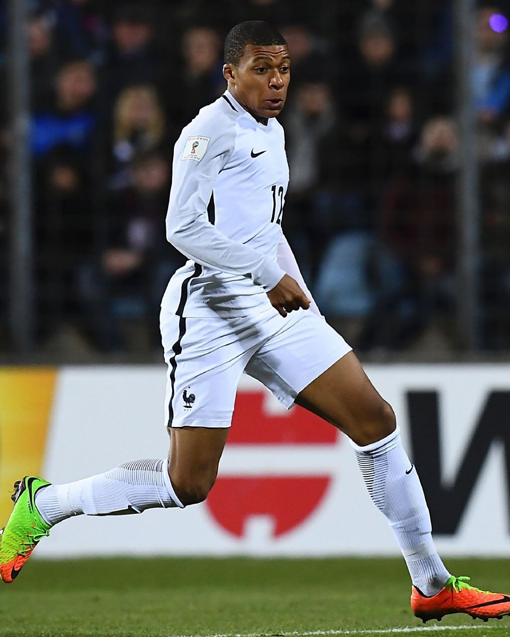 半场：莱比锡0-0不莱梅，巴克豪斯多次扑救（半场战报：莱比锡0-0不莱梅，巴克豪斯屡献神扑）